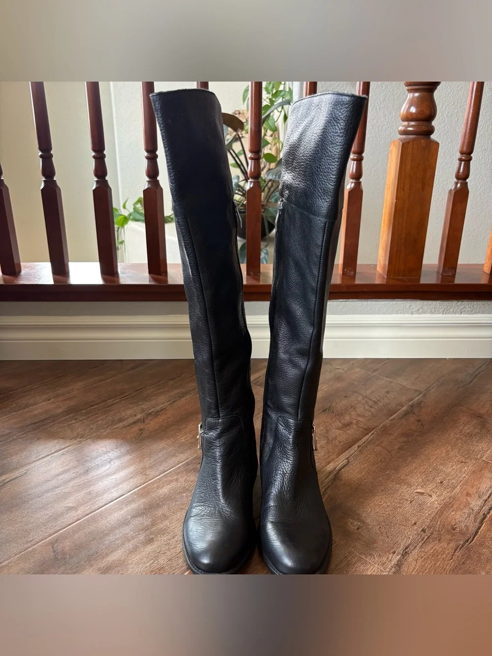 Vince Camuto Women’s 8.5M Black Leather Knee High Riding Boots Side Zip Buckle